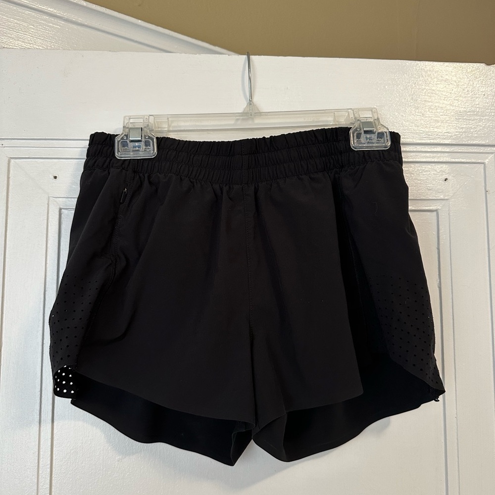 Athleta Hustle 3” Short
